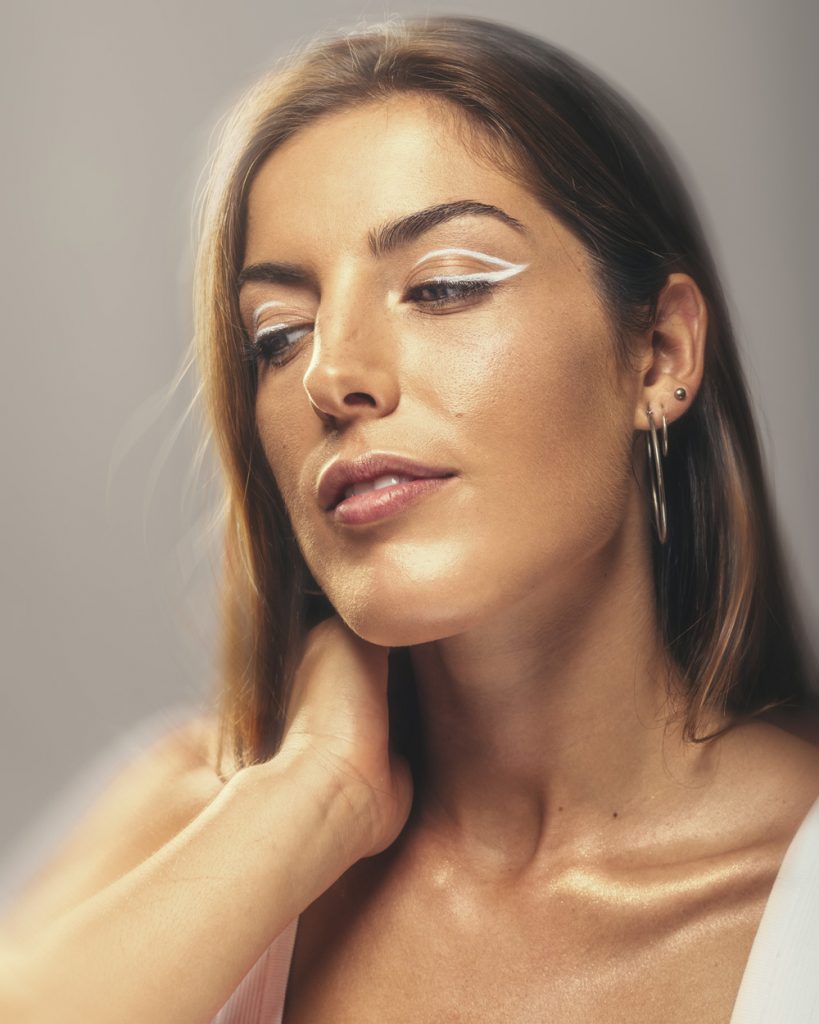 Retoque de piel profesional de alta gama para editorial de moda